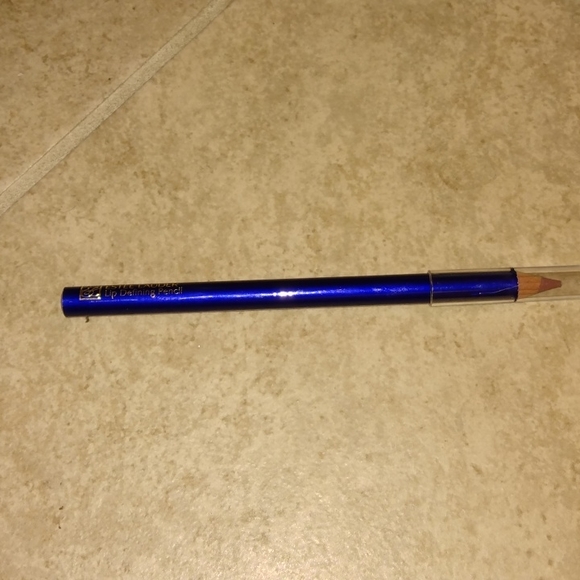 Lip Pencil Estee Lauder - Picture 1 of 3